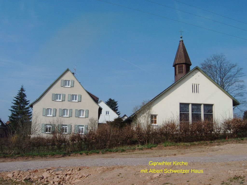 Das Albert Schweitzer Haus mit Kirche in Görwihl